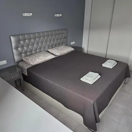 Torres Del Sol-la Perla- Beachfront & Ocean View Apartment